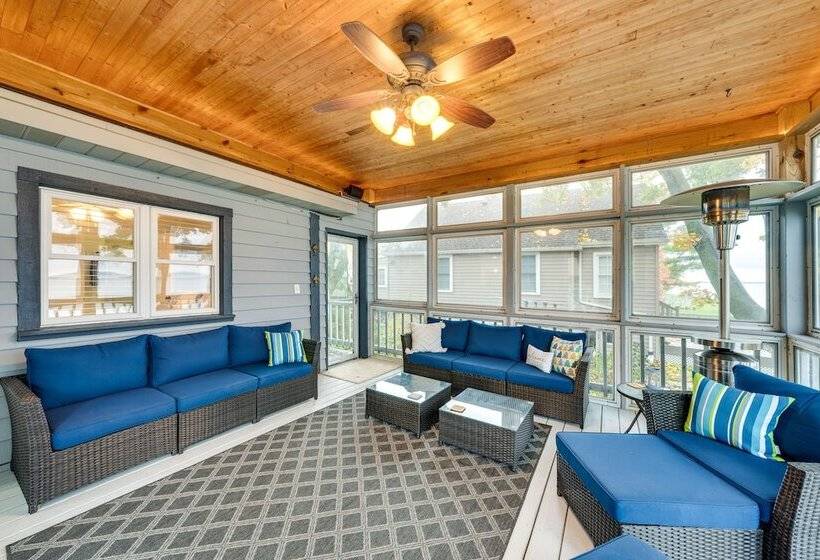 Lakefront Edgerton Cottage W/ Deck & Grill!