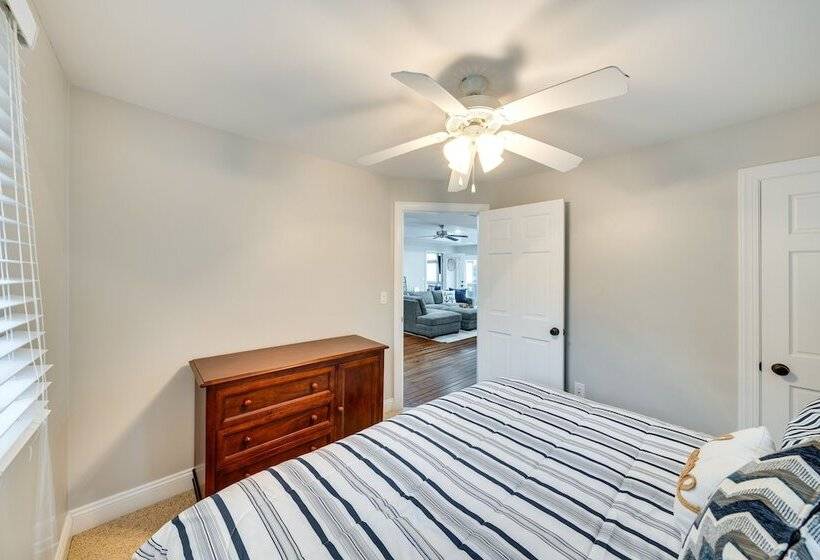 Lakefront Edgerton Cottage W/ Deck & Grill!