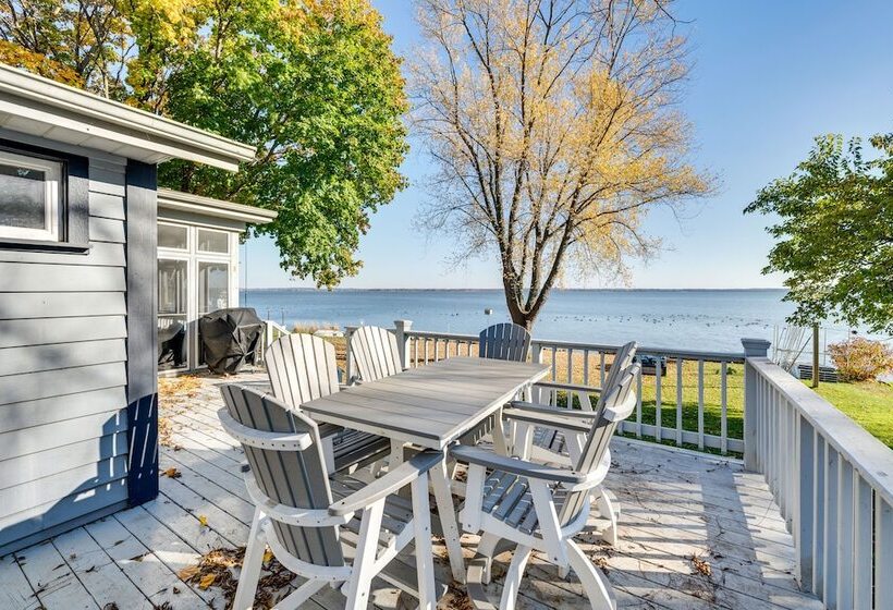 Lakefront Edgerton Cottage W/ Deck & Grill!