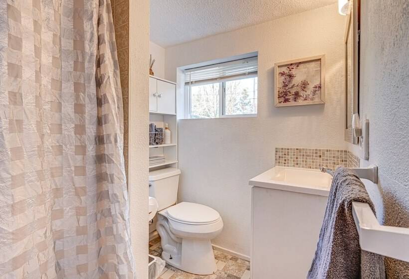 The Lodge On Lake 13  Private Lakefront Retreat!