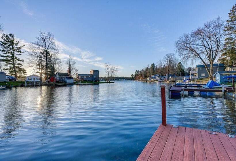 The Lodge On Lake 13  Private Lakefront Retreat!