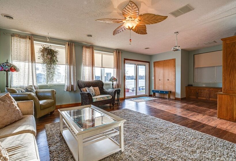 The Lodge On Lake 13  Private Lakefront Retreat!