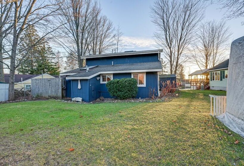 The Lodge On Lake 13  Private Lakefront Retreat!