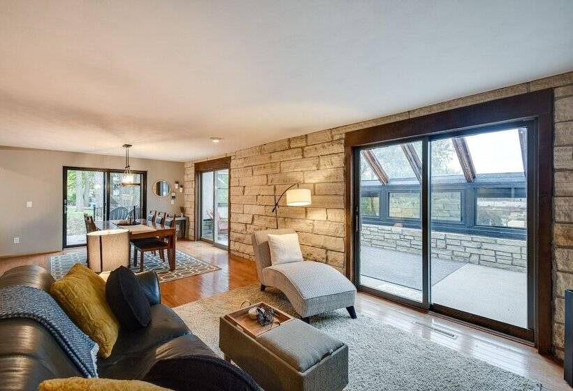 Large Home W/ Game Room, 4 Mi To Mississippi River