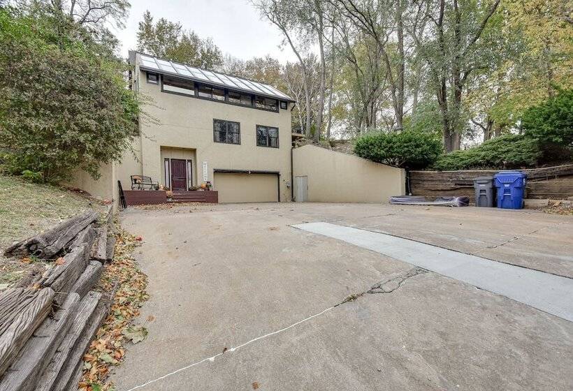 Large Home W/ Game Room, 4 Mi To Mississippi River