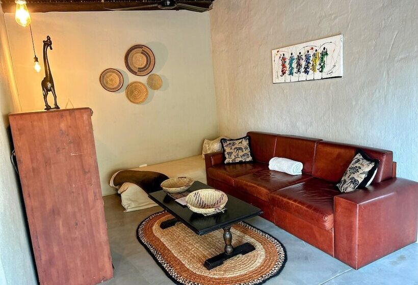 Leadwood Tree Safari Lodge