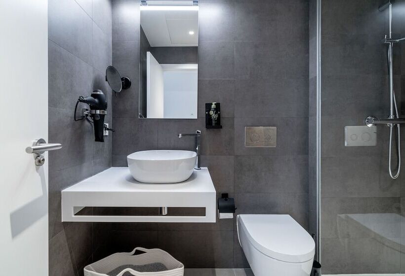 Limehome Sevilla Calle Granada