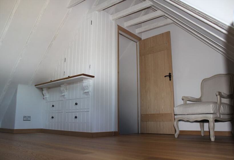 Lovely 1 Bed Cottage In Rural Cowbeech Hailsham