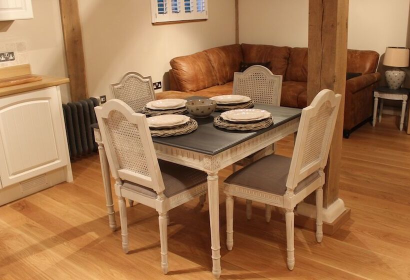 Lovely 1 Bed Cottage In Rural Cowbeech Hailsham