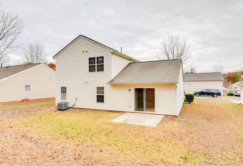 Charlotte Home ~ 11 Mi To Downtown!