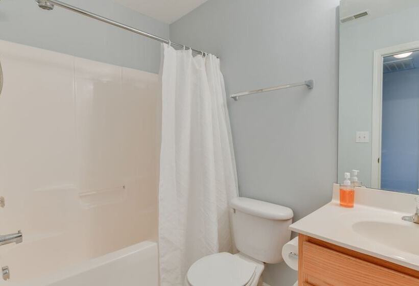 Charlotte Home ~ 11 Mi To Downtown!