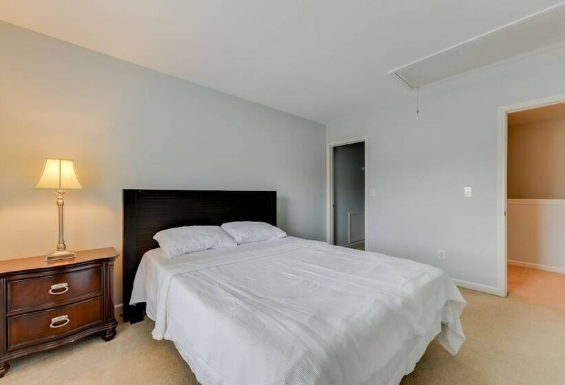 Charlotte Home ~ 11 Mi To Downtown!