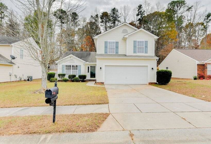 Charlotte Home ~ 11 Mi To Downtown!