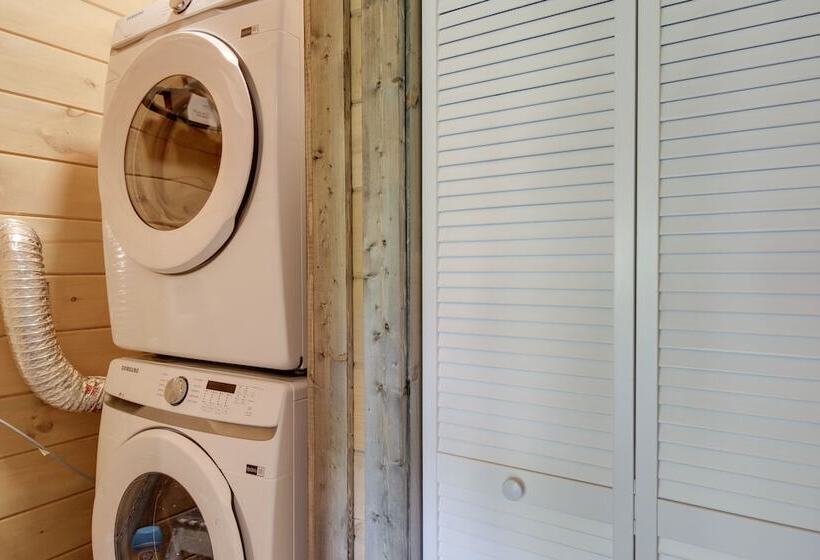 Luxury Sevierville Cabin W/ Private Hot Tub!