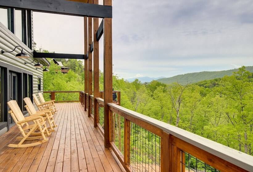 Luxury Sevierville Cabin W/ Private Hot Tub!