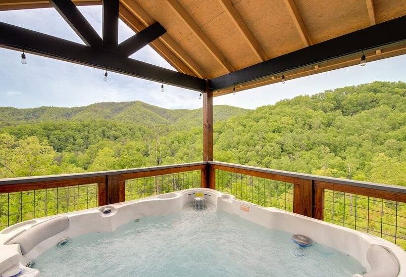 Luxury Sevierville Cabin W/ Private Hot Tub!
