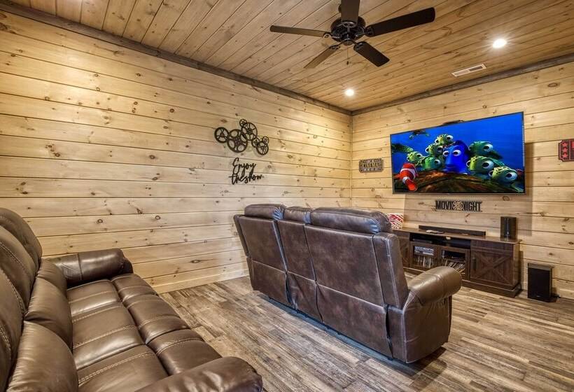 Luxury Sevierville Cabin W/ Private Hot Tub!