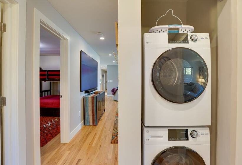 Modern Wheat Ridge Home W/ Private Hot Tub & Sauna