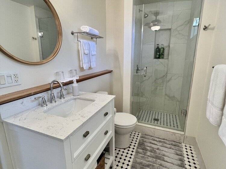 Mango Sunset Bed And Breakfast