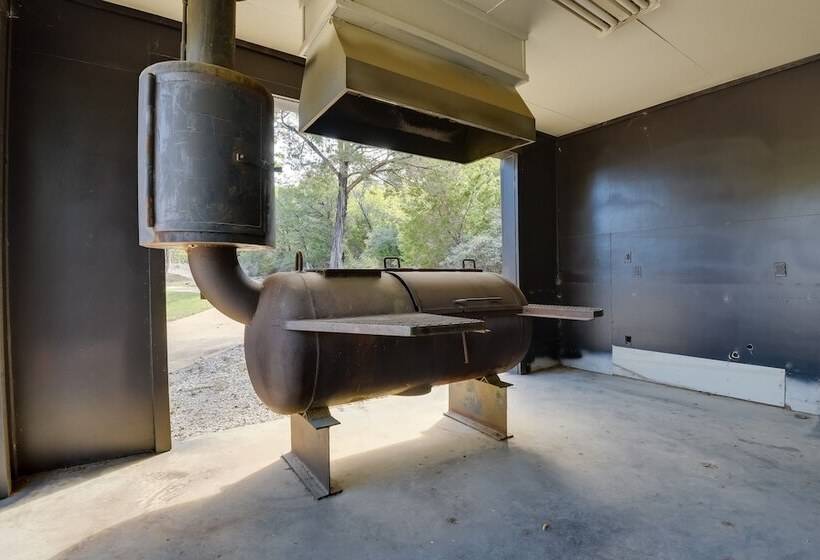 Modern Graford Cabin: Walk To Possum Kingdom Lake!