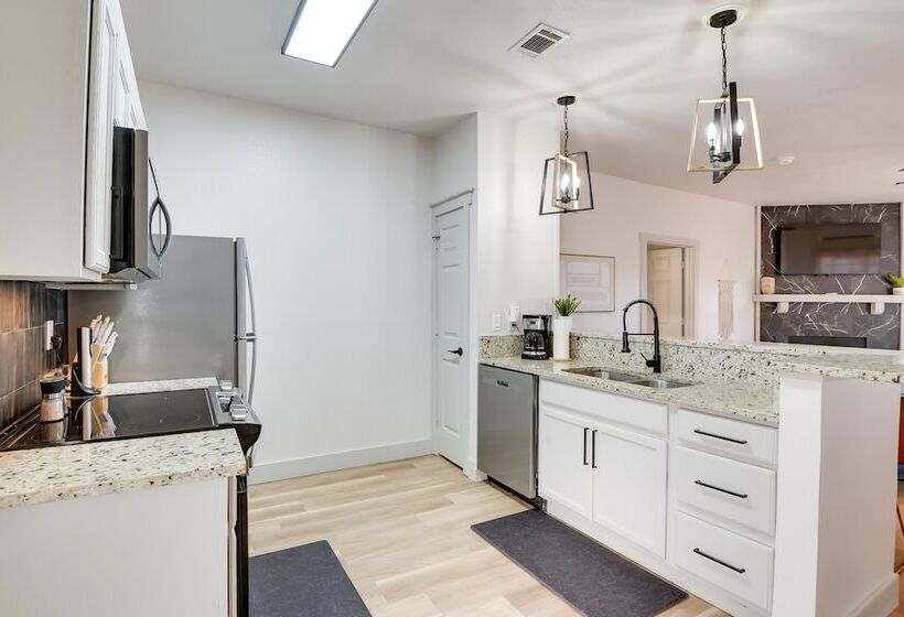 Modern Graford Cabin: Walk To Possum Kingdom Lake!