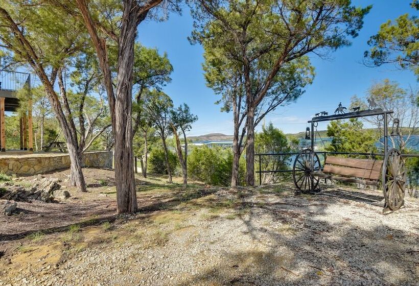 Modern Graford Cabin: Walk To Possum Kingdom Lake!