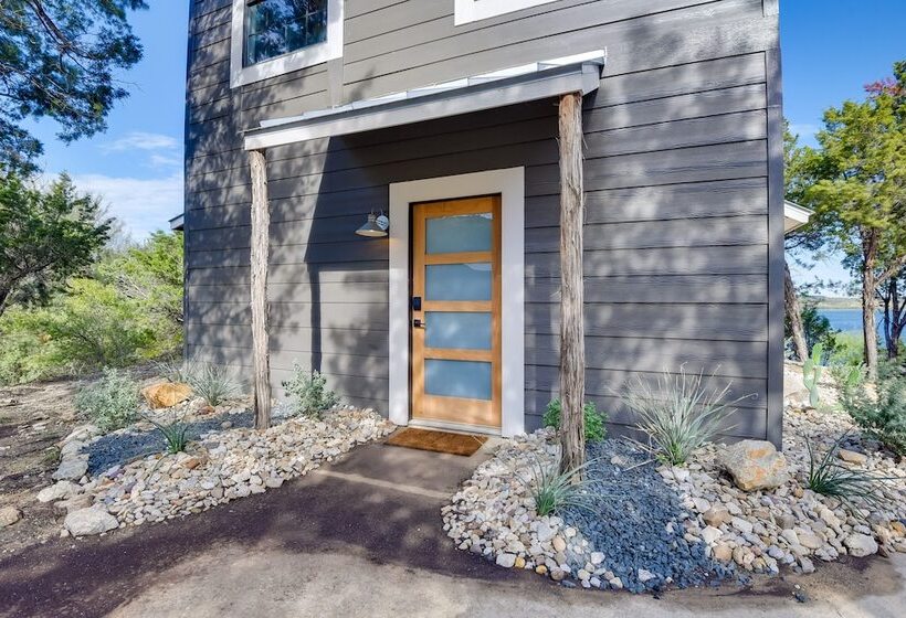 Modern Graford Cabin: Walk To Possum Kingdom Lake!