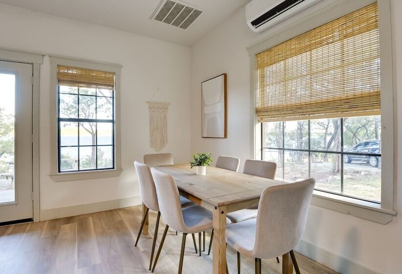 Modern Graford Cabin: Walk To Possum Kingdom Lake!