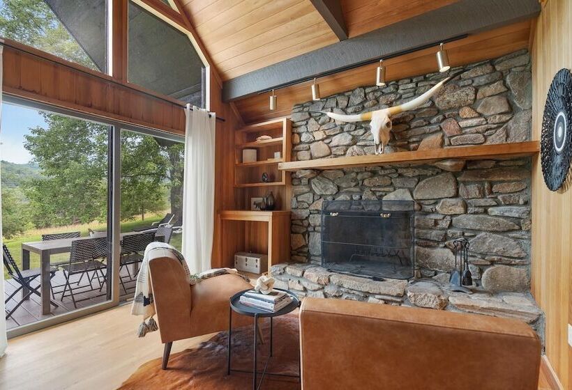 Modern Mountain Cabin By Avantstay Hot Tub