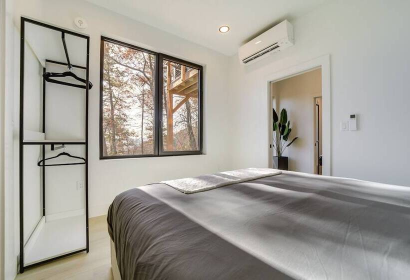 Modern Mountain View Sanctuary In Pisgah Forest