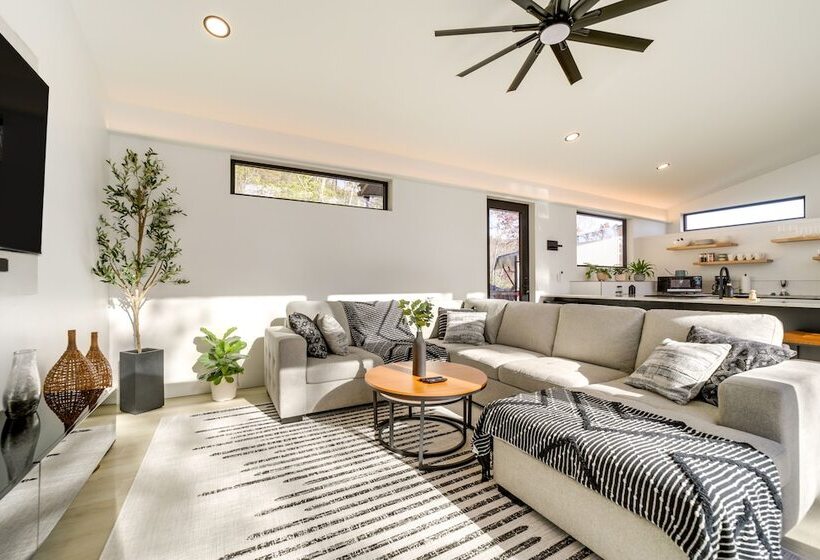 Modern Mountain View Sanctuary In Pisgah Forest