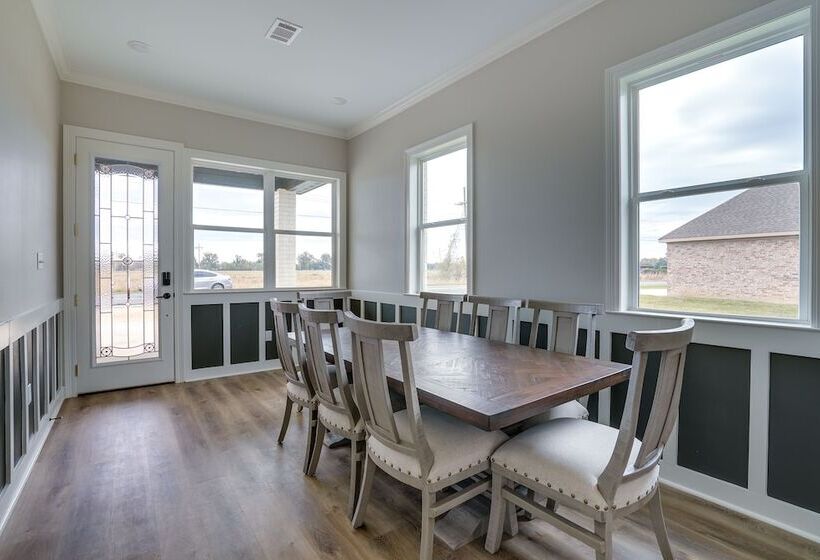 Modern Natchitoches Retreat On Cane River!