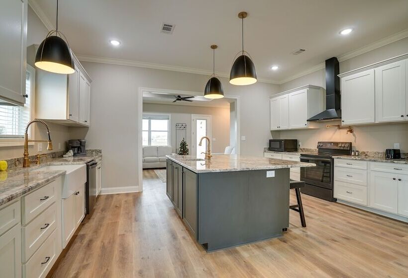 Modern Natchitoches Retreat On Cane River!