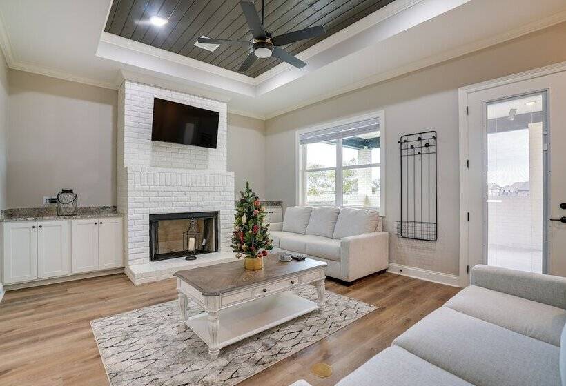 Modern Natchitoches Retreat On Cane River!