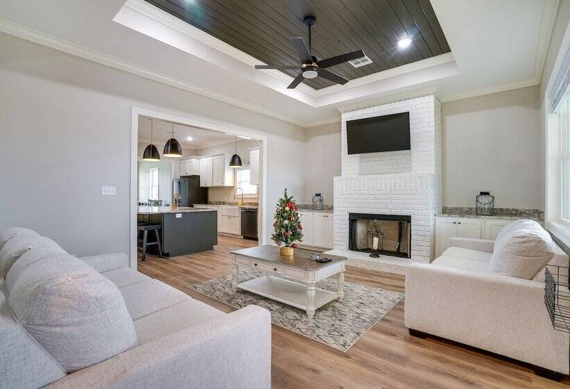 Modern Natchitoches Retreat On Cane River!