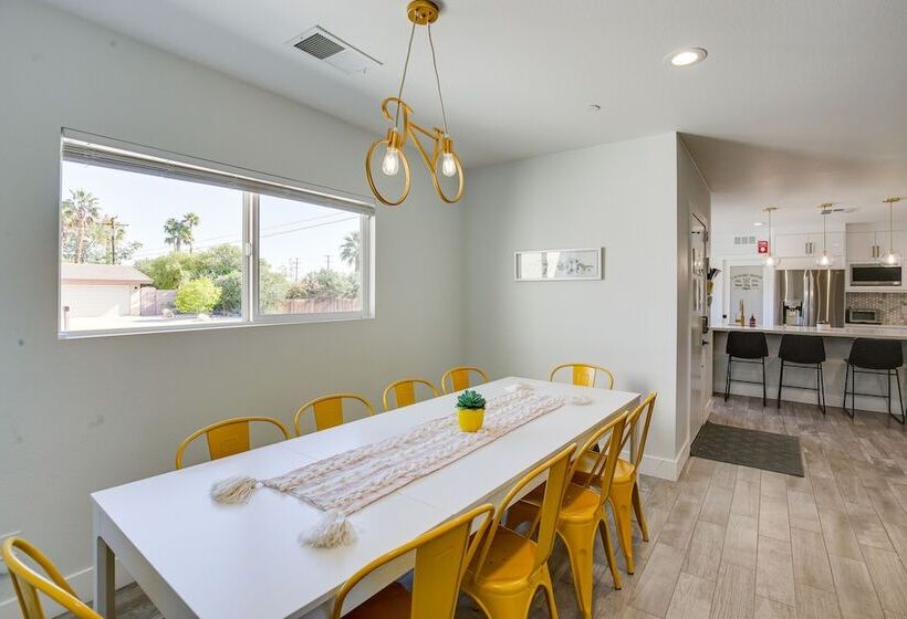 Modern Palm Springs Home W/ Pool & Gas Fire Pit!