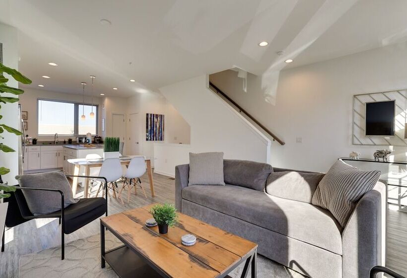 4 Mi To Center City: Philly Home W/ Rooftop Deck