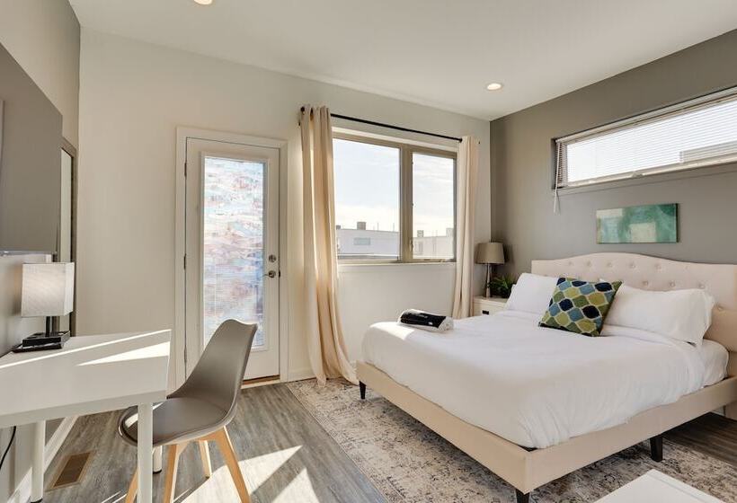 4 Mi To Center City: Philly Home W/ Rooftop Deck