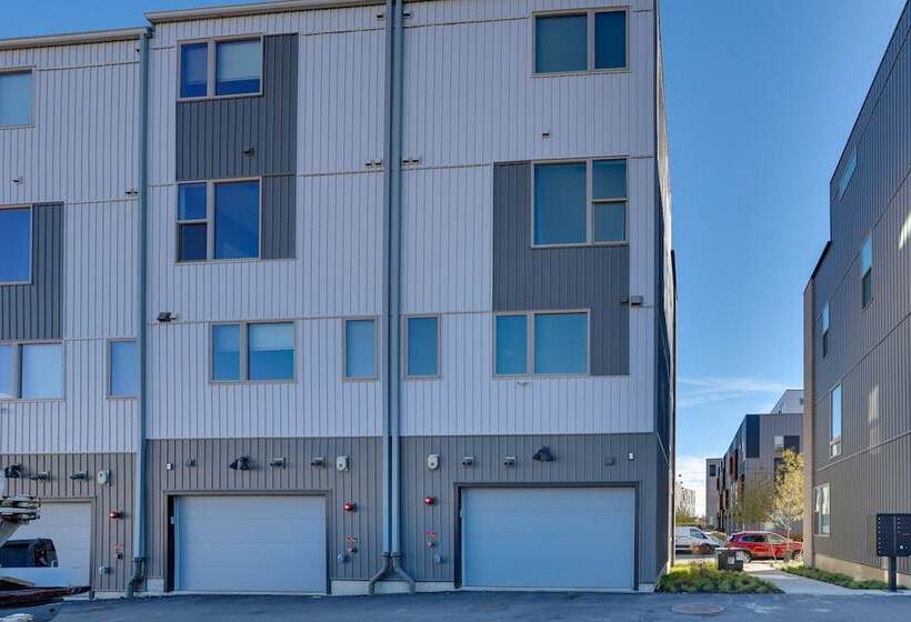 4 Mi To Center City: Philly Home W/ Rooftop Deck