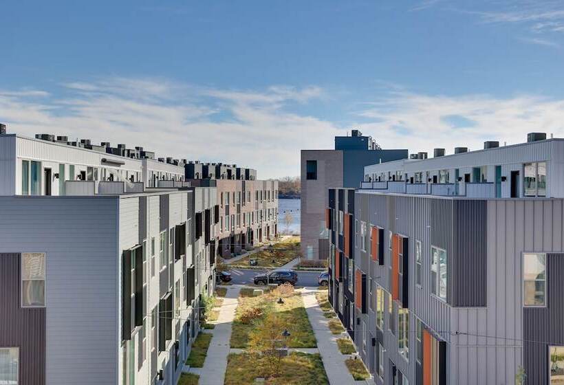 4 Mi To Center City: Philly Home W/ Rooftop Deck