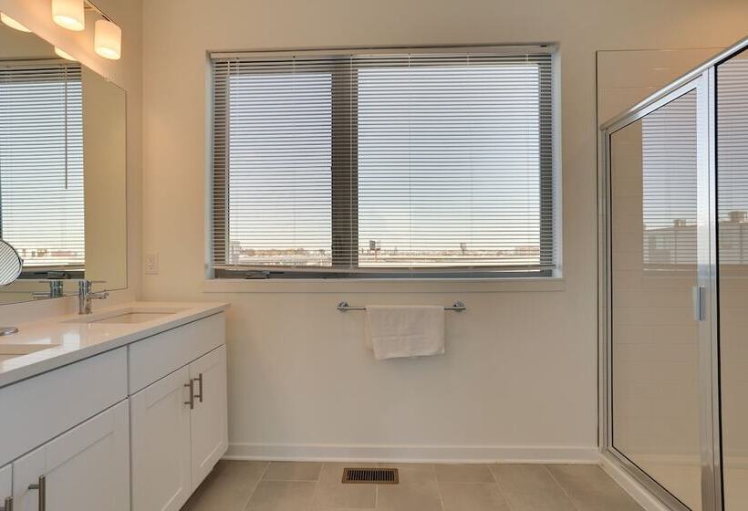 4 Mi To Center City: Philly Home W/ Rooftop Deck