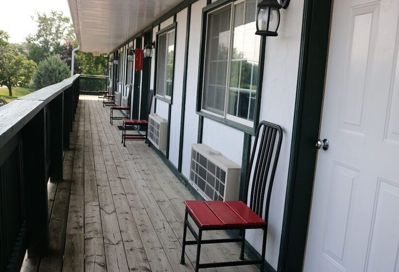 汽车旅馆  Fenelon Inn