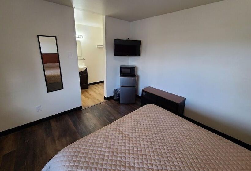 فندق على الطريق K&e Motor Inn