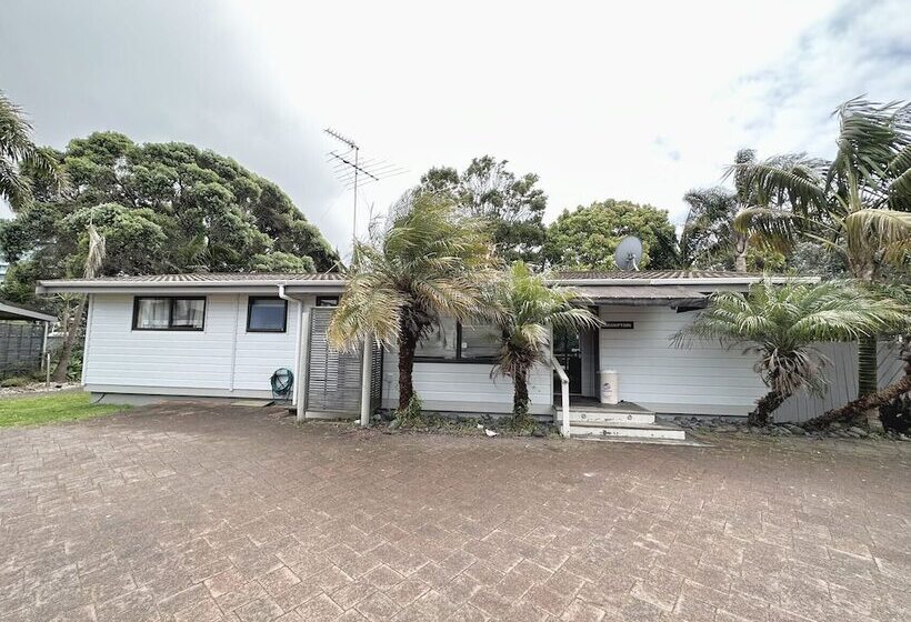 Мотель Orewa Motor Lodge