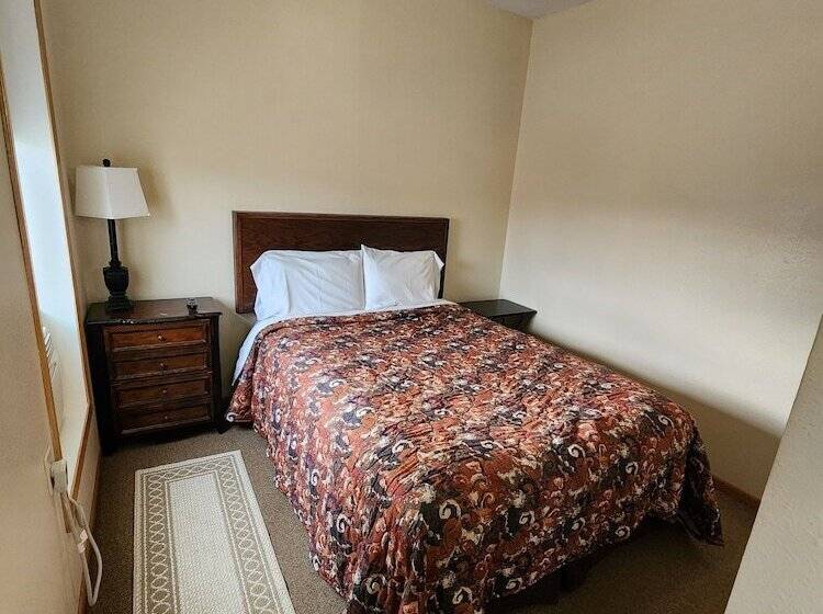 فندق على الطريق Underwood Inn