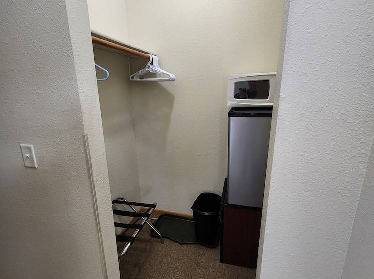 فندق على الطريق Underwood Inn