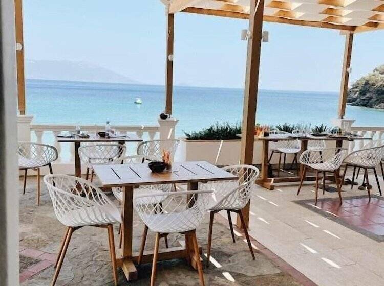 Nereides Seaside Apartments