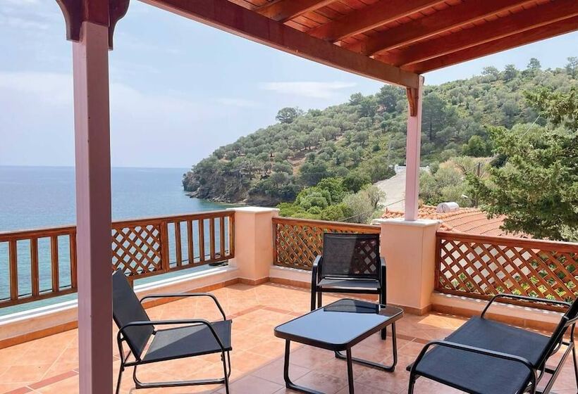 Nereides Seaside Apartments