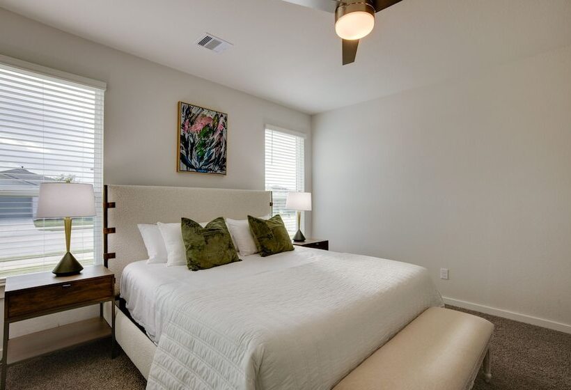 New Build College Station Home, Near Texas A & M!