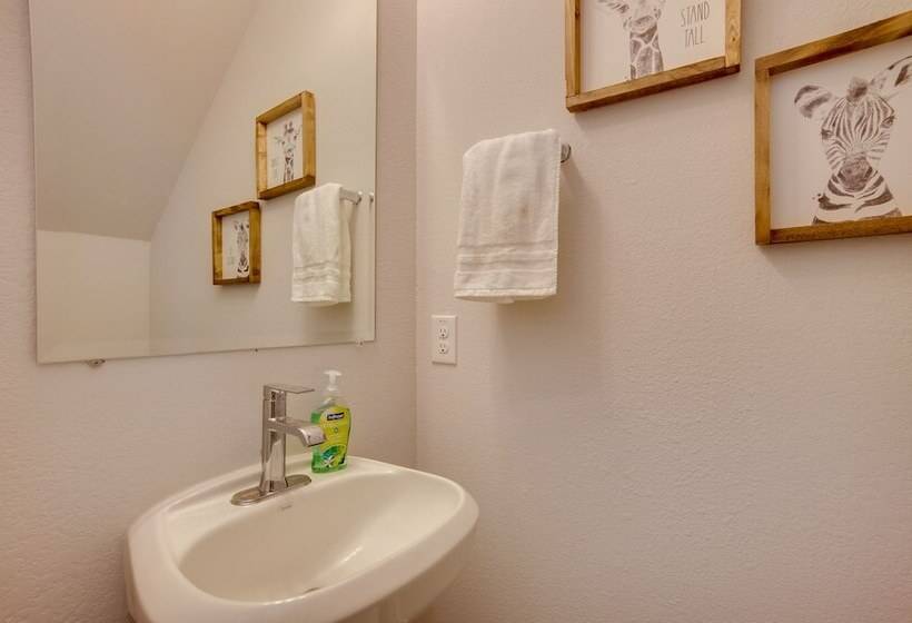 New Build College Station Home, Near Texas A & M!